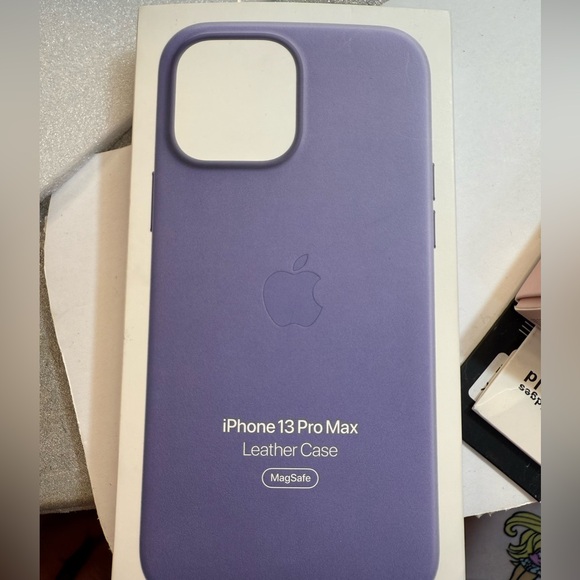 *Bundle* iPhone 12 or 13 pro max case - Picture 4 of 6